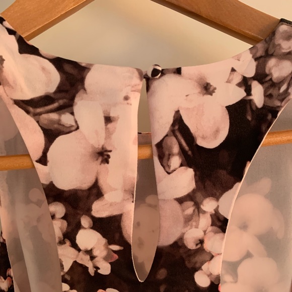 Banana Republic sleeveless blouse xs - Picture 3 of 5